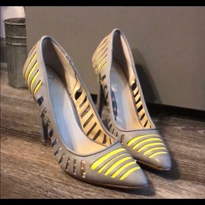 Gwen Stefani heels /grey & yellow